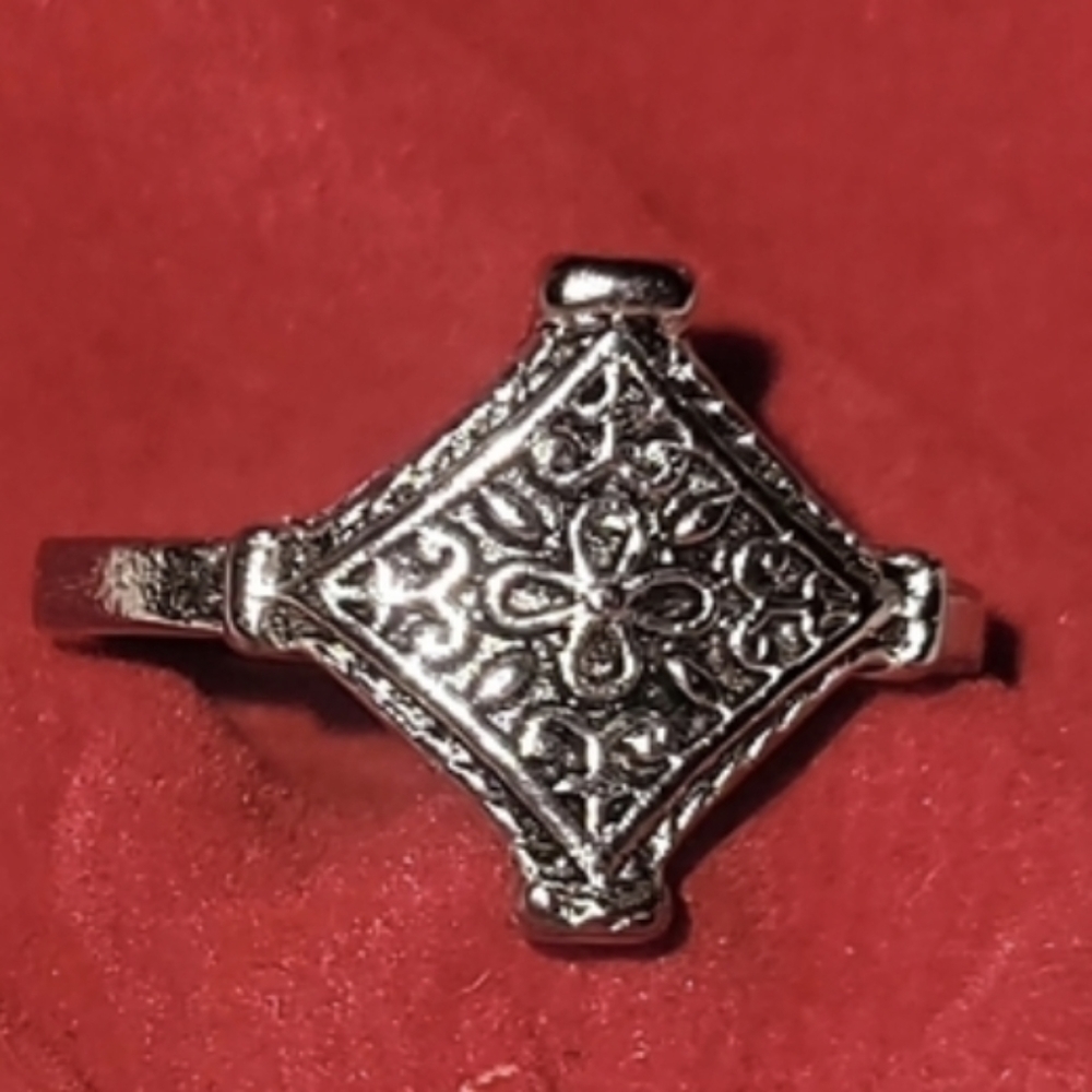 Unisex  ring size 6